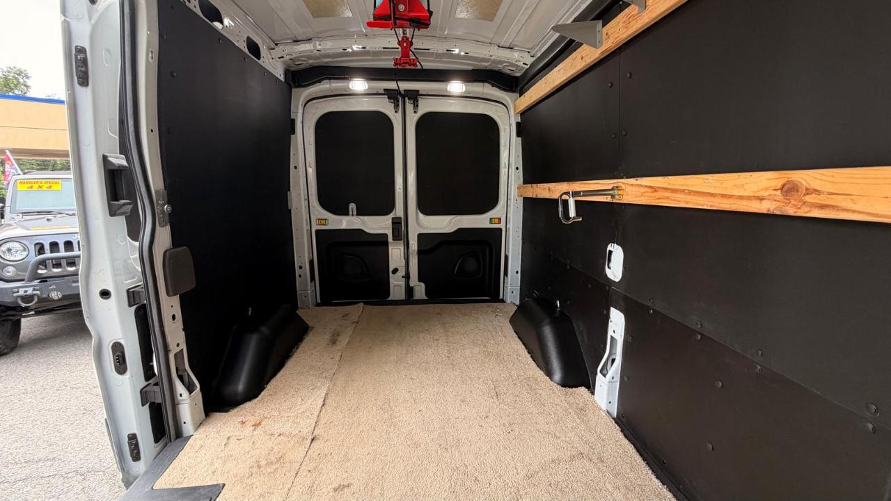 Ford Transit 250 Van 2023