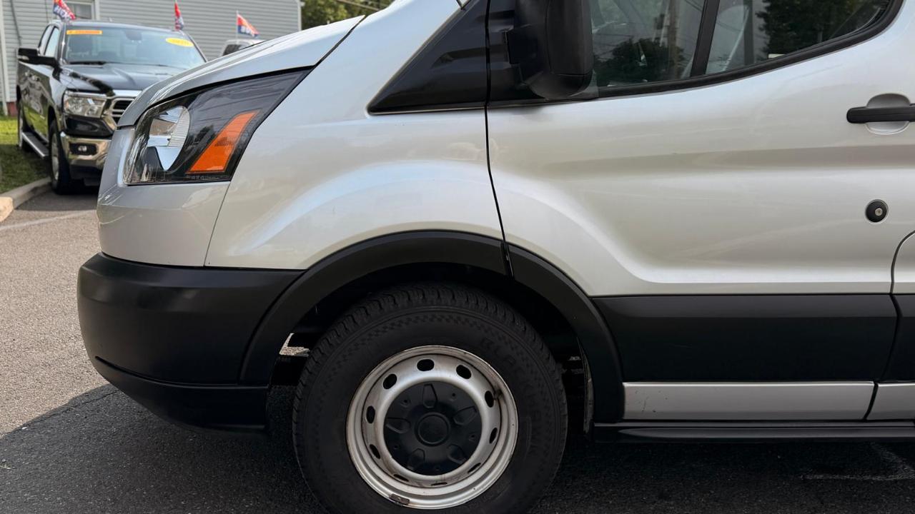Ford Transit 350 Wagon Med. Roof XL w/Sliding Pass. 148-in. WB 2019
