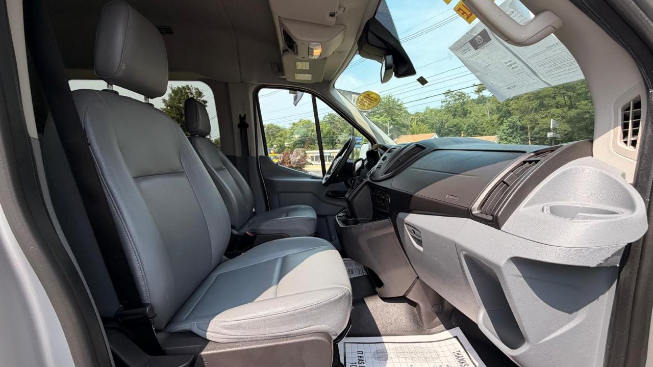 Ford Transit 350 Wagon Med. Roof XL w/Sliding Pass. 148-in. WB 2019