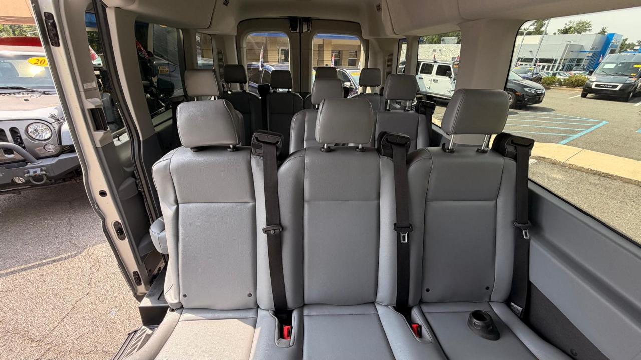 Ford Transit 350 Wagon Med. Roof XL w/Sliding Pass. 148-in. WB 2019