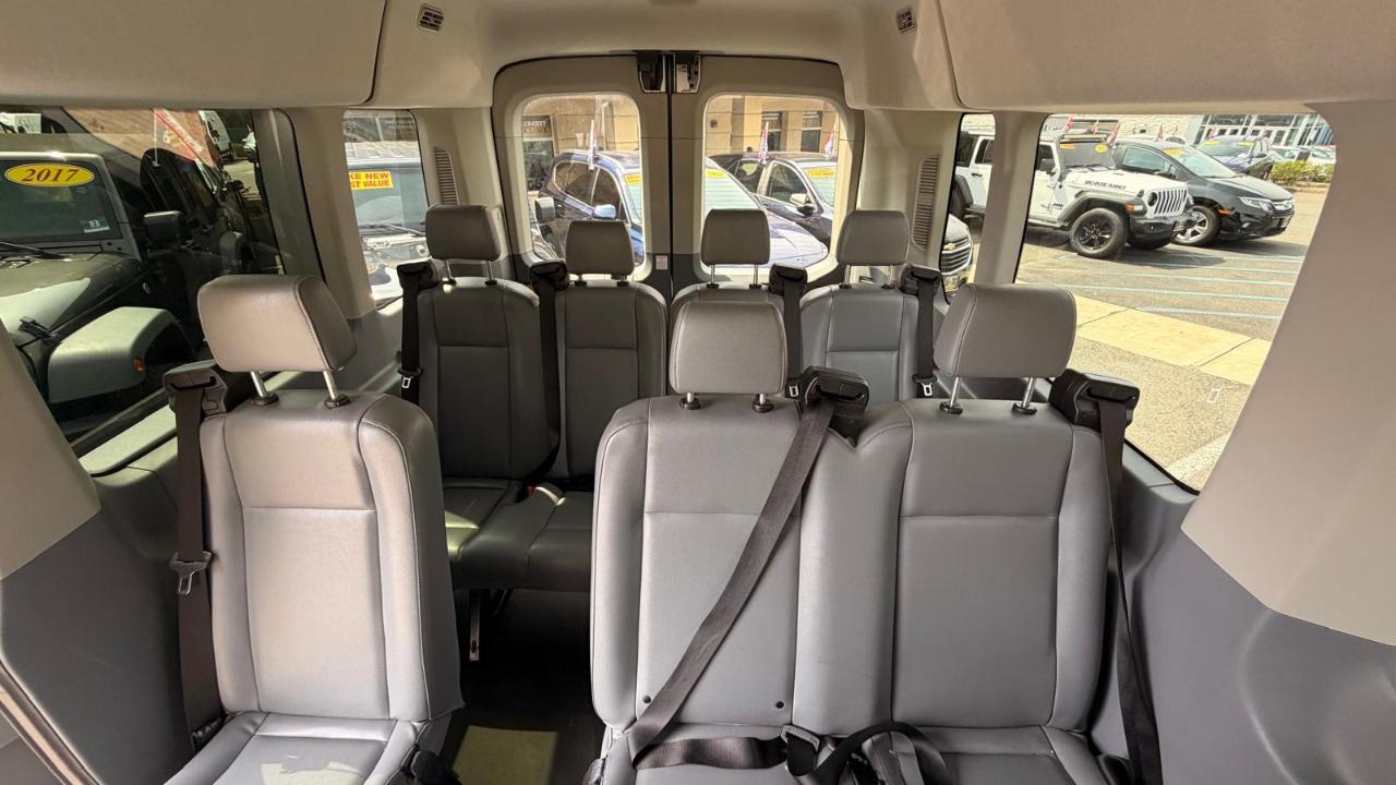 Ford Transit 350 Wagon Med. Roof XL w/Sliding Pass. 148-in. WB 2019