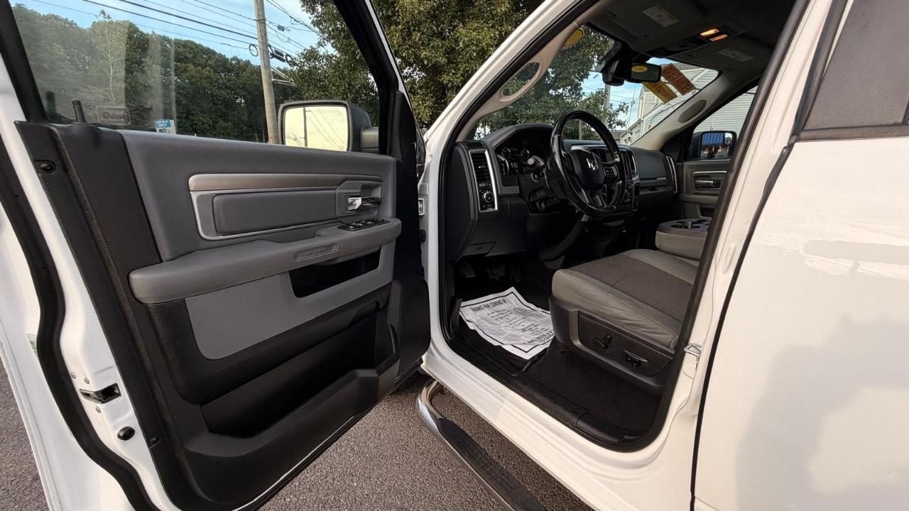 RAM 1500 SLT Crew Cab SWB 4WD 2018