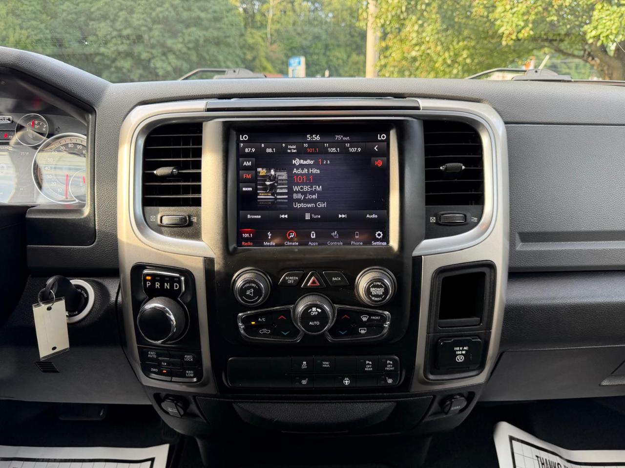 RAM 1500 SLT Crew Cab SWB 4WD 2018