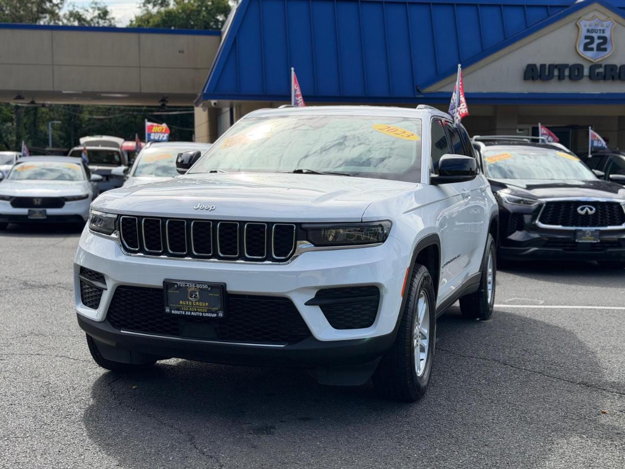2023 Jeep Grand Cherokee Laredo 4WD