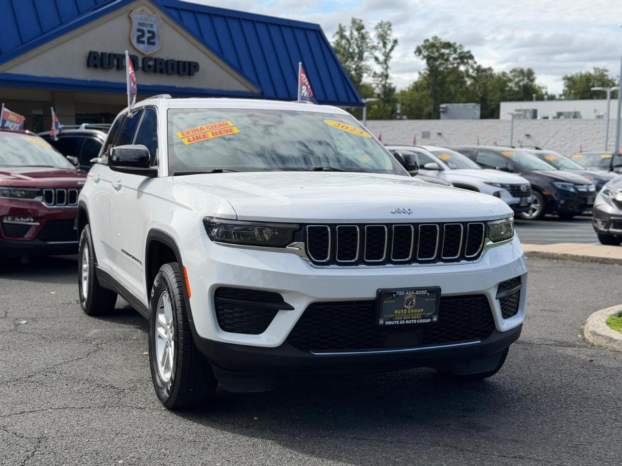 Jeep Grand Cherokee Laredo 4WD 2023