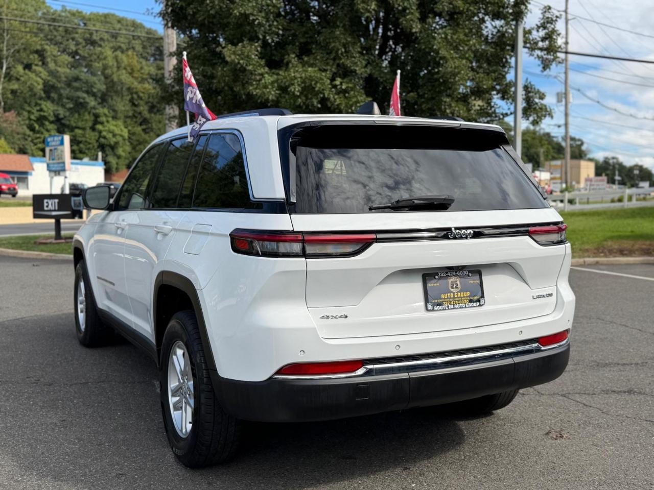 Jeep Grand Cherokee Laredo 4WD 2023