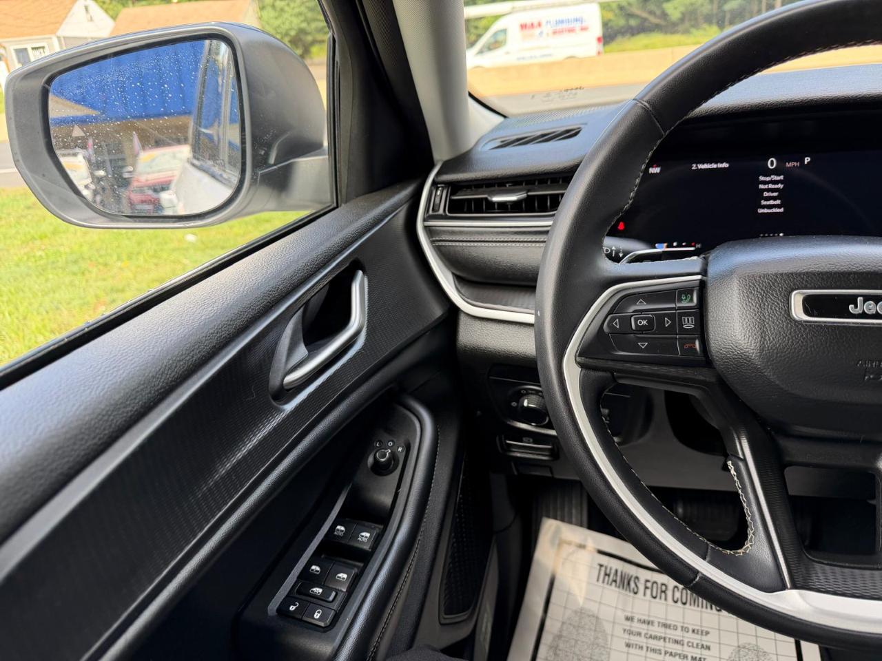 Jeep Grand Cherokee Laredo 4WD 2023