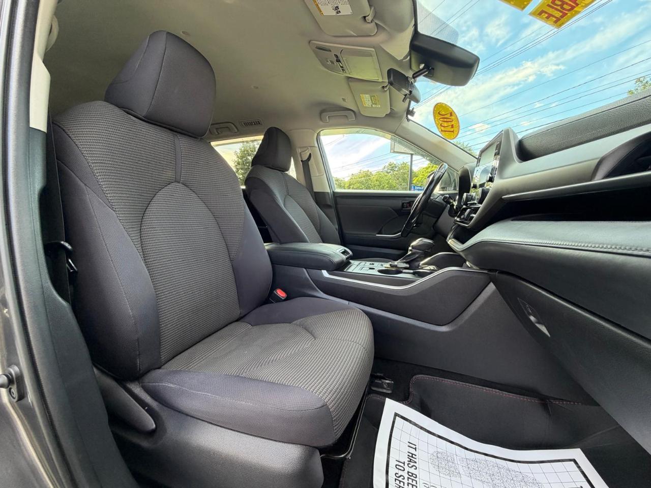 Toyota Highlander LE AWD V6 2021