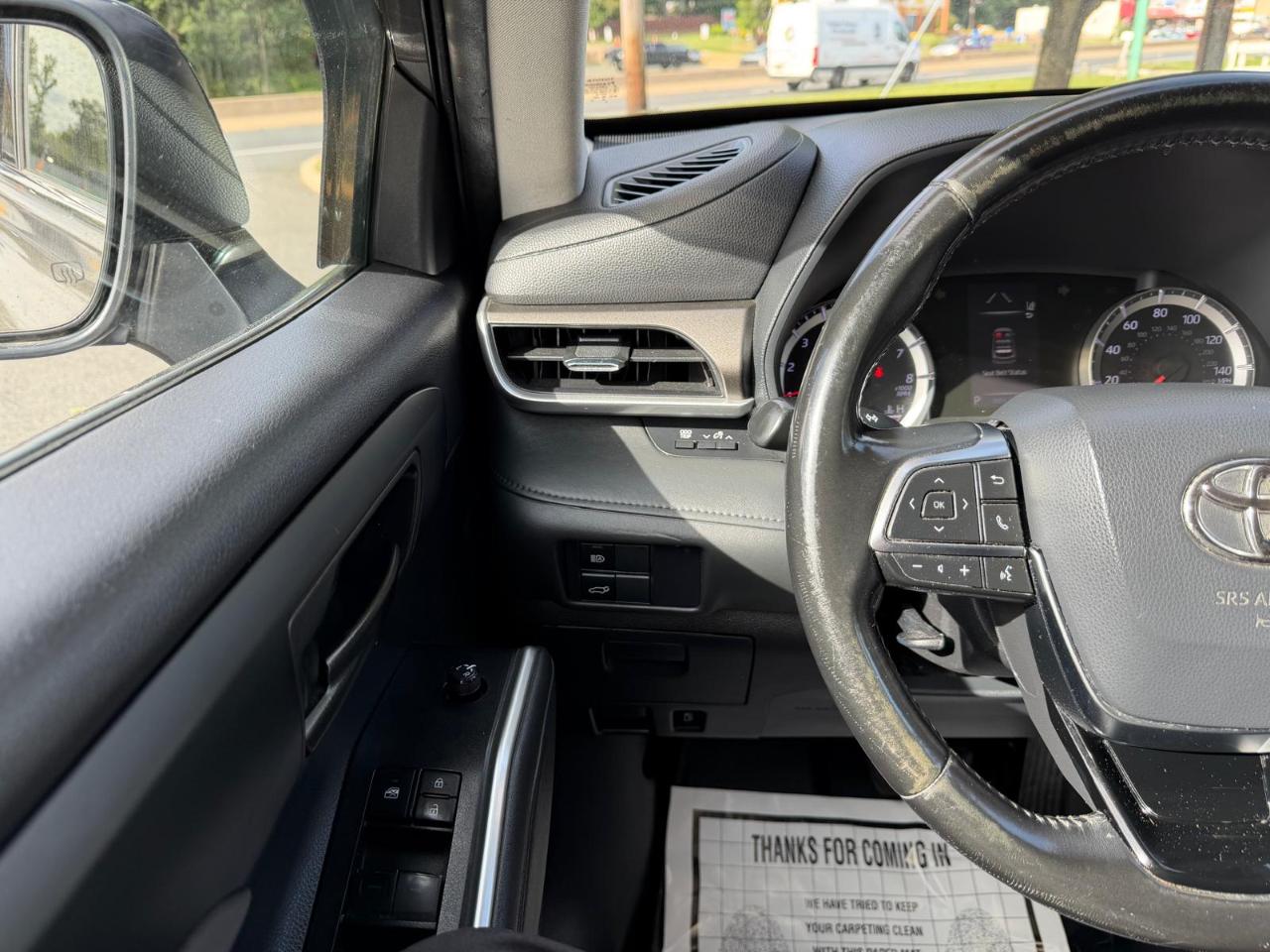 Toyota Highlander LE AWD V6 2021