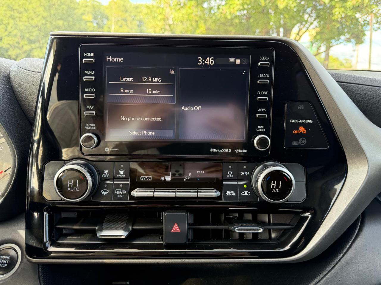 Toyota Highlander LE AWD V6 2021