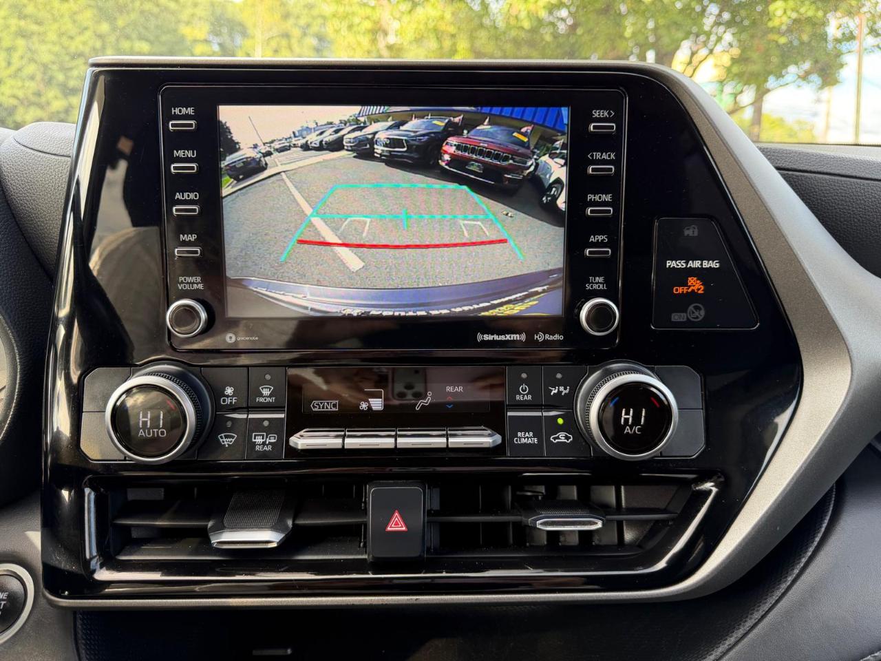Toyota Highlander LE AWD V6 2021