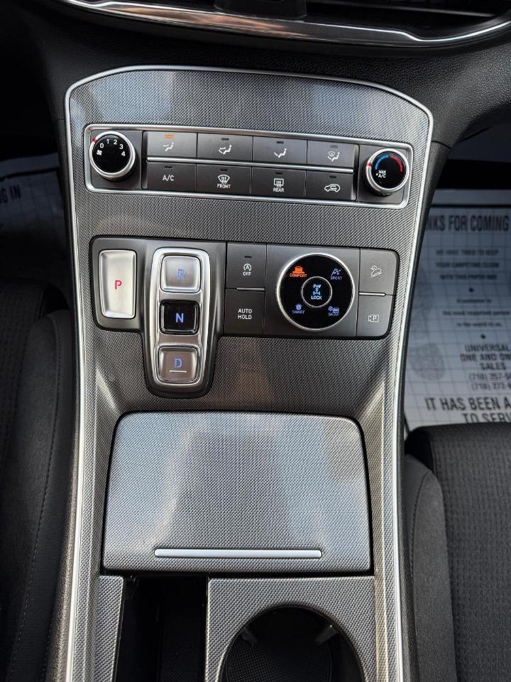 Hyundai Santa Fe SE AWD 2023