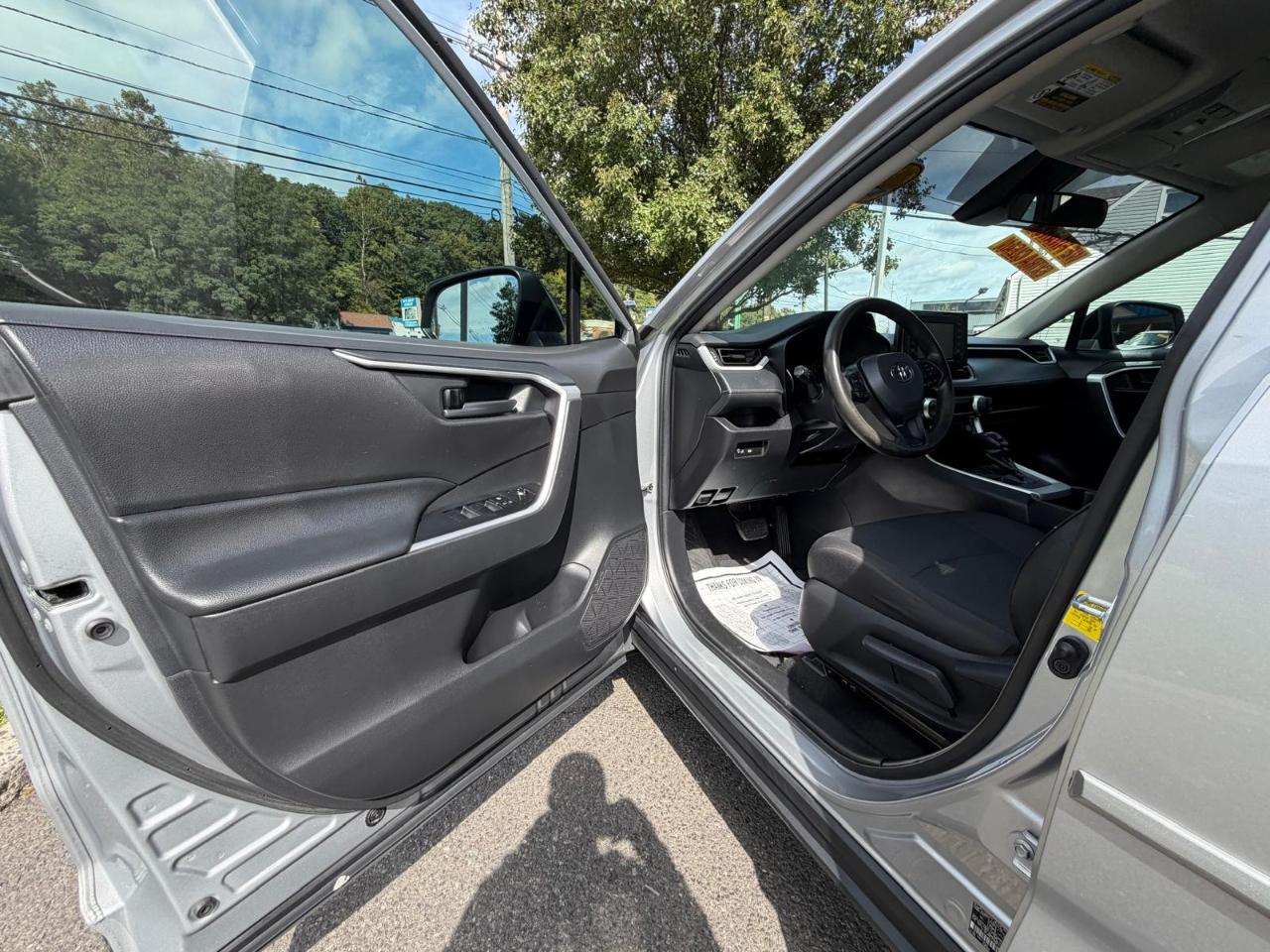 Toyota RAV4 LE AWD 2021