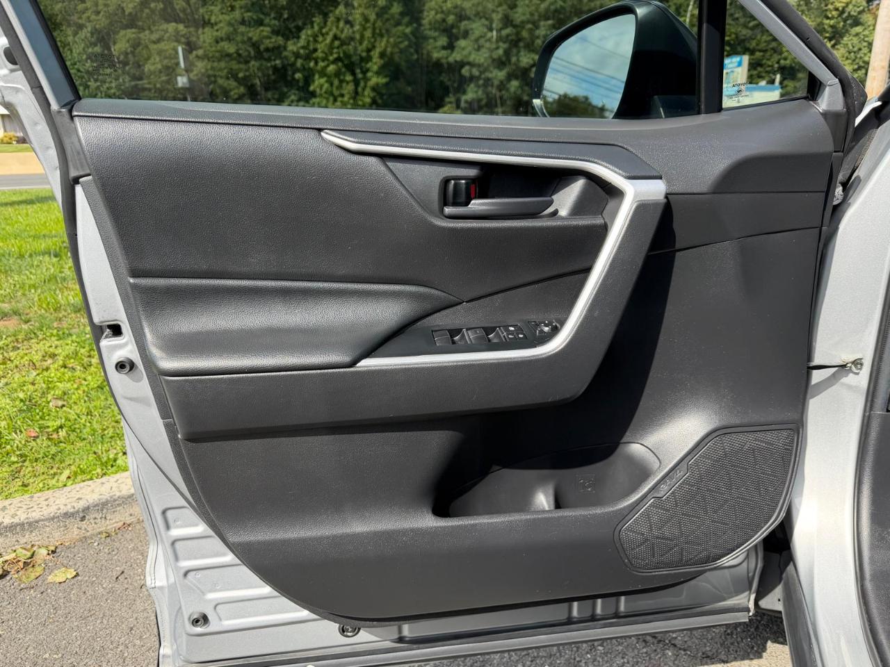 Toyota RAV4 LE AWD 2021