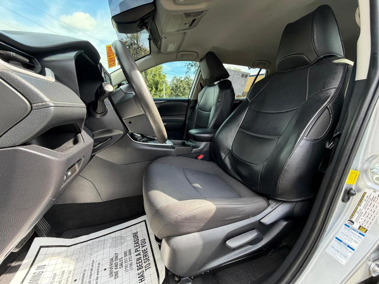 Toyota RAV4 LE AWD 2021