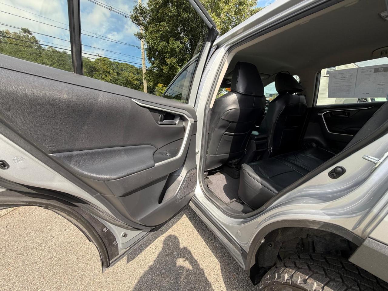 Toyota RAV4 LE AWD 2021