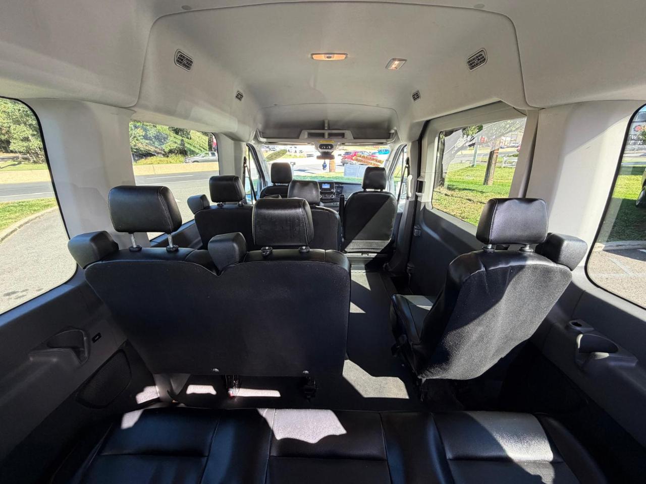 Ford Transit 150 Wagon Med. Roof XL w/Sliding Pass. 130-in. WB 2020