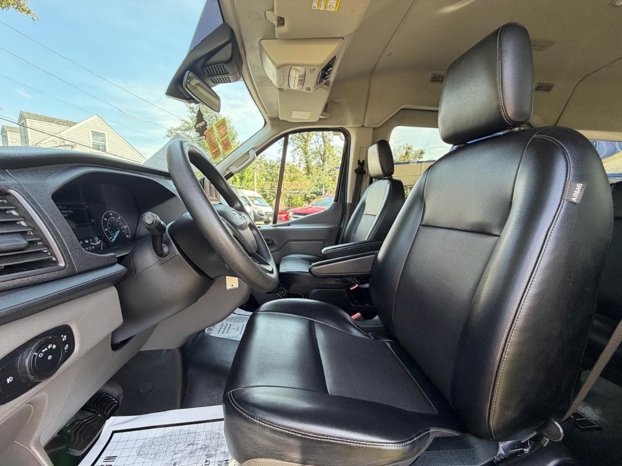 Ford Transit 150 Wagon Med. Roof XL w/Sliding Pass. 130-in. WB 2020