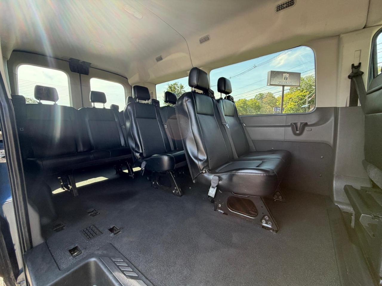 Ford Transit 150 Wagon Med. Roof XL w/Sliding Pass. 130-in. WB 2020