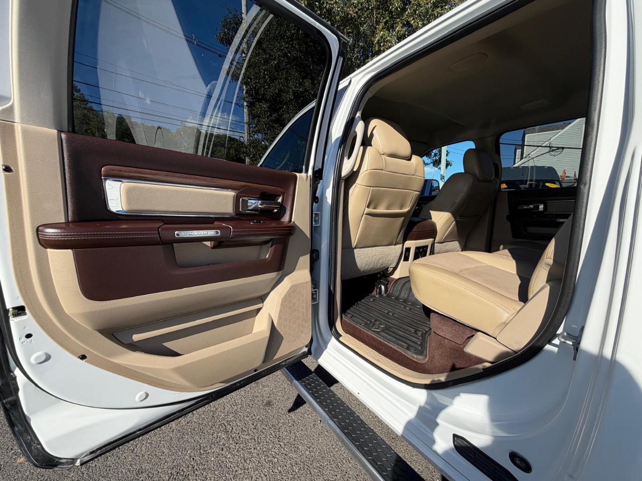 RAM 3500 Laramie Crew Cab SWB 4WD 2013