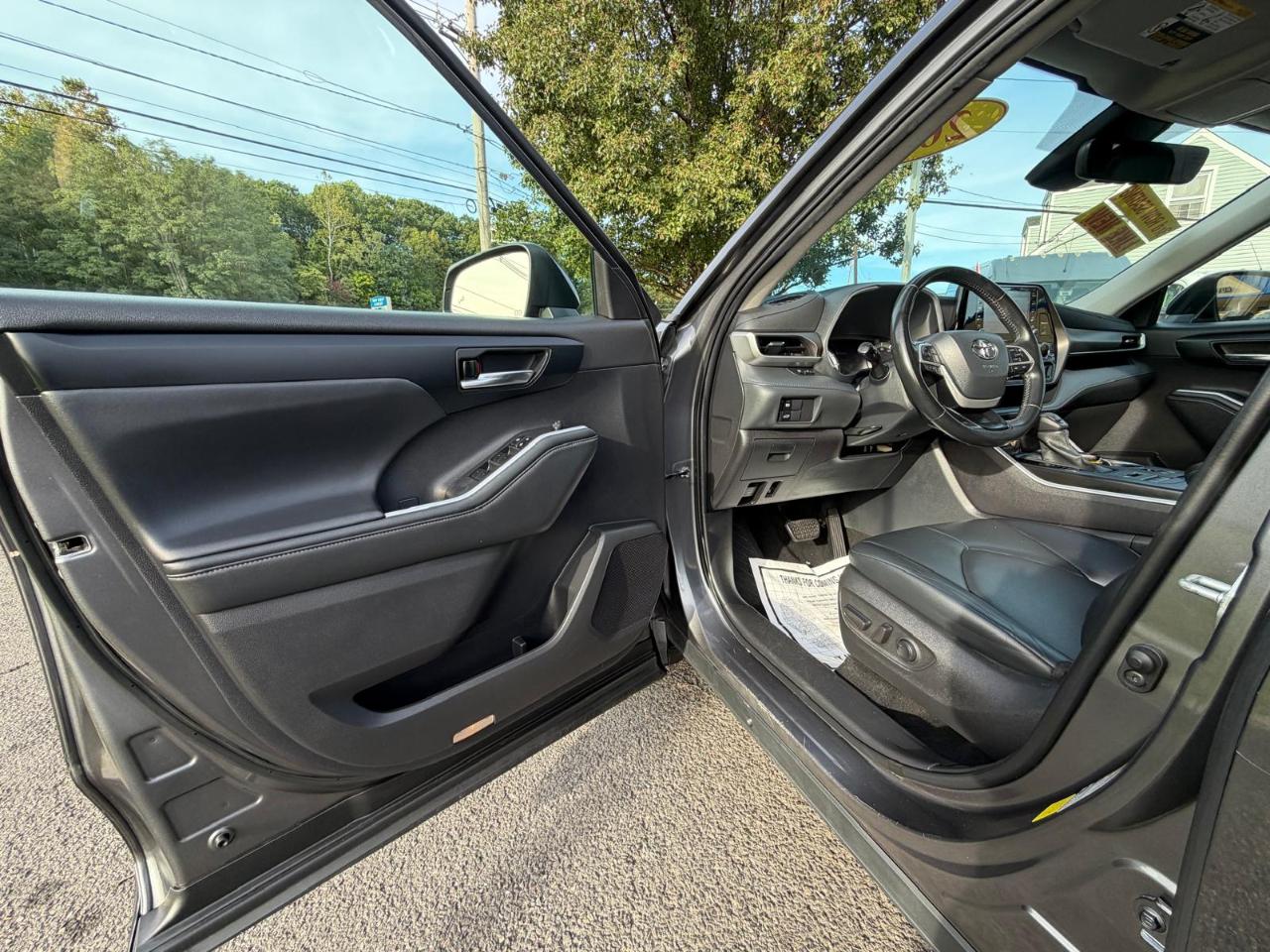 Toyota Highlander XLE AWD V6 2022