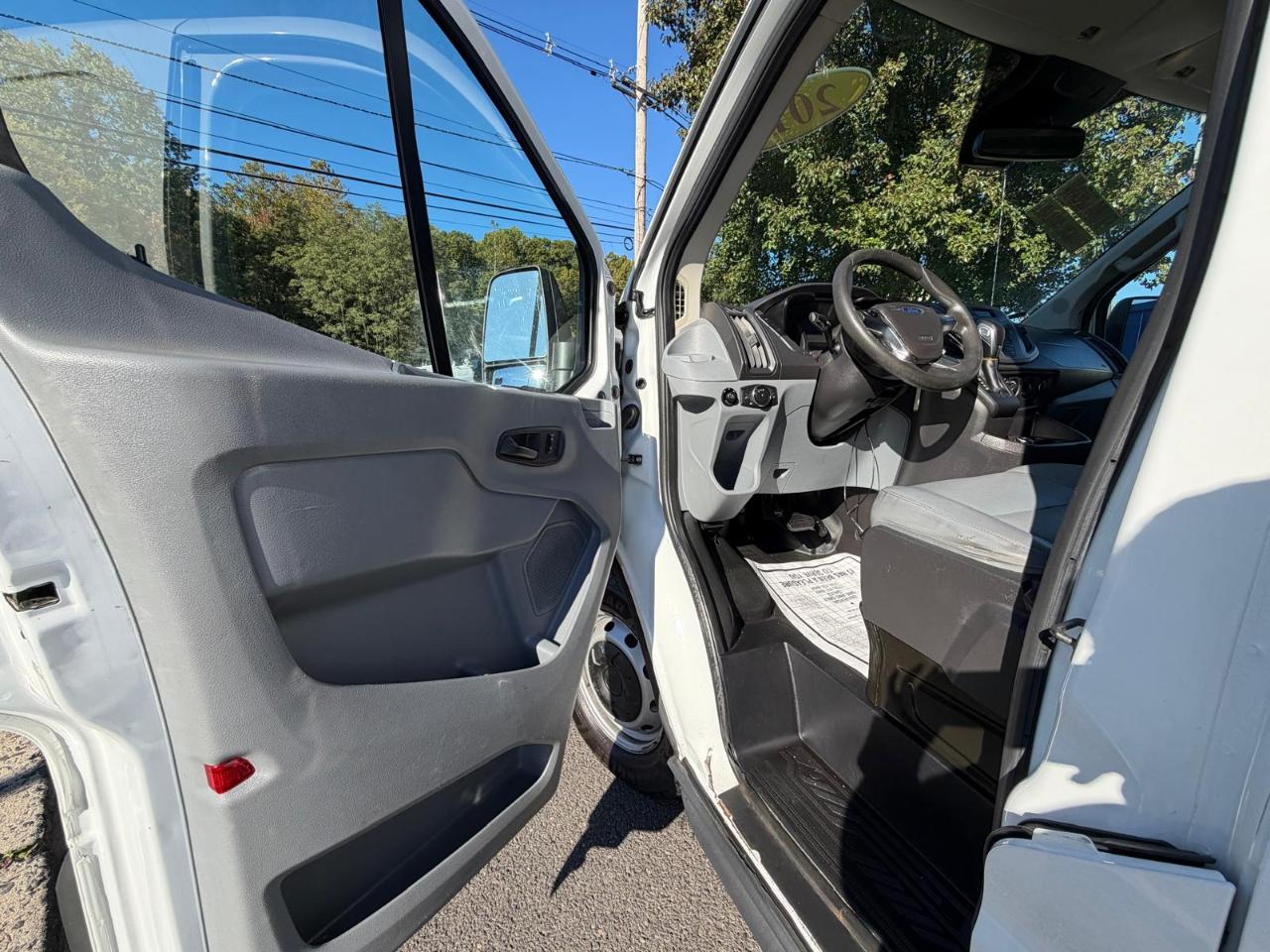 Ford Transit Van T-150 148" Low Rf 8600 GVWR Swing-Out RH Dr 2018