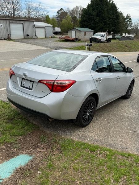 Toyota Corolla 4dr Sdn LE Auto 2017