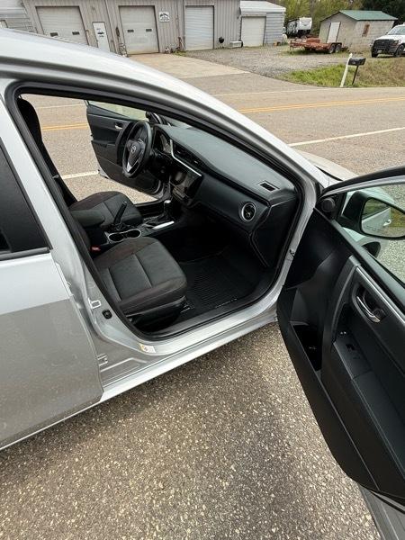 Toyota Corolla 4dr Sdn LE Auto 2017