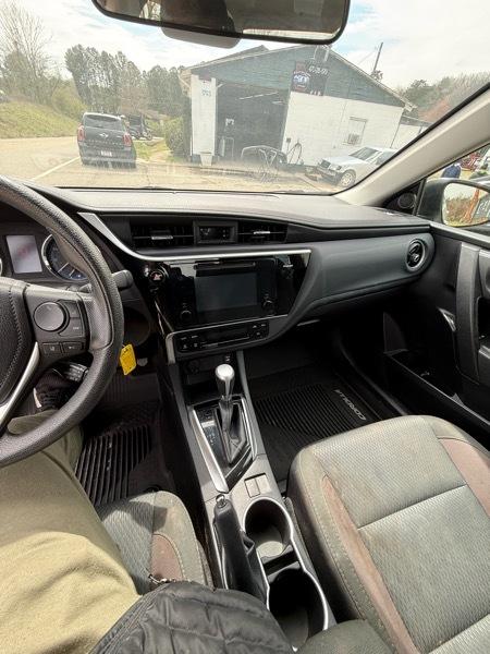 Toyota Corolla 4dr Sdn LE Auto 2017