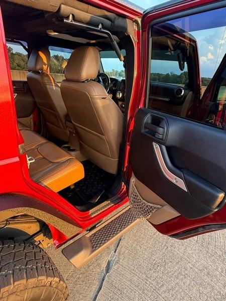 Jeep Wrangler Unlimited Sahara 4WD 2013