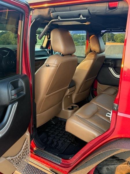 Jeep Wrangler Unlimited Sahara 4WD 2013
