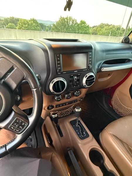 Jeep Wrangler Unlimited Sahara 4WD 2013