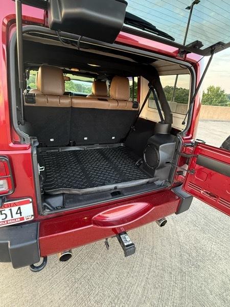 Jeep Wrangler Unlimited Sahara 4WD 2013