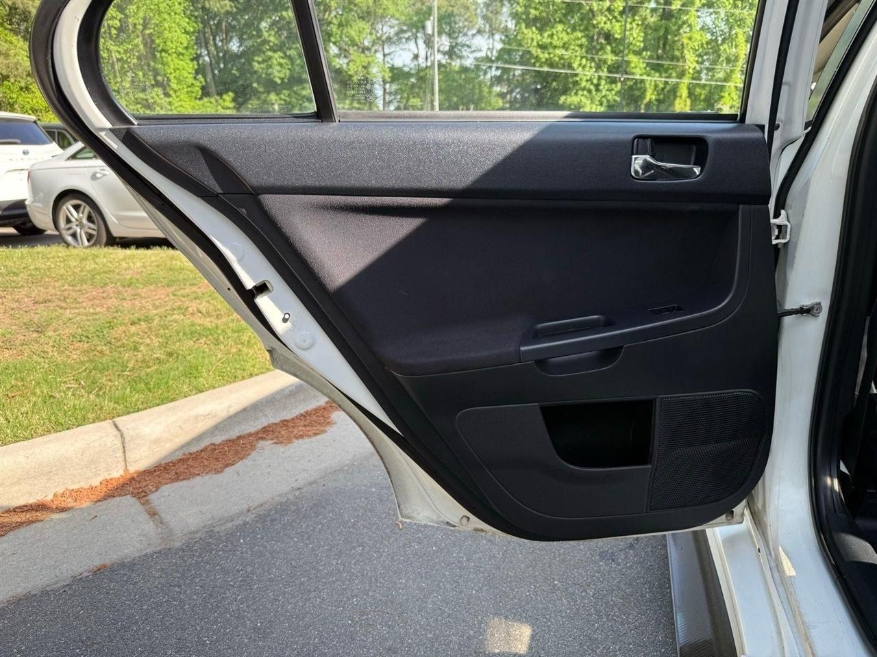 Mitsubishi Lancer  2011