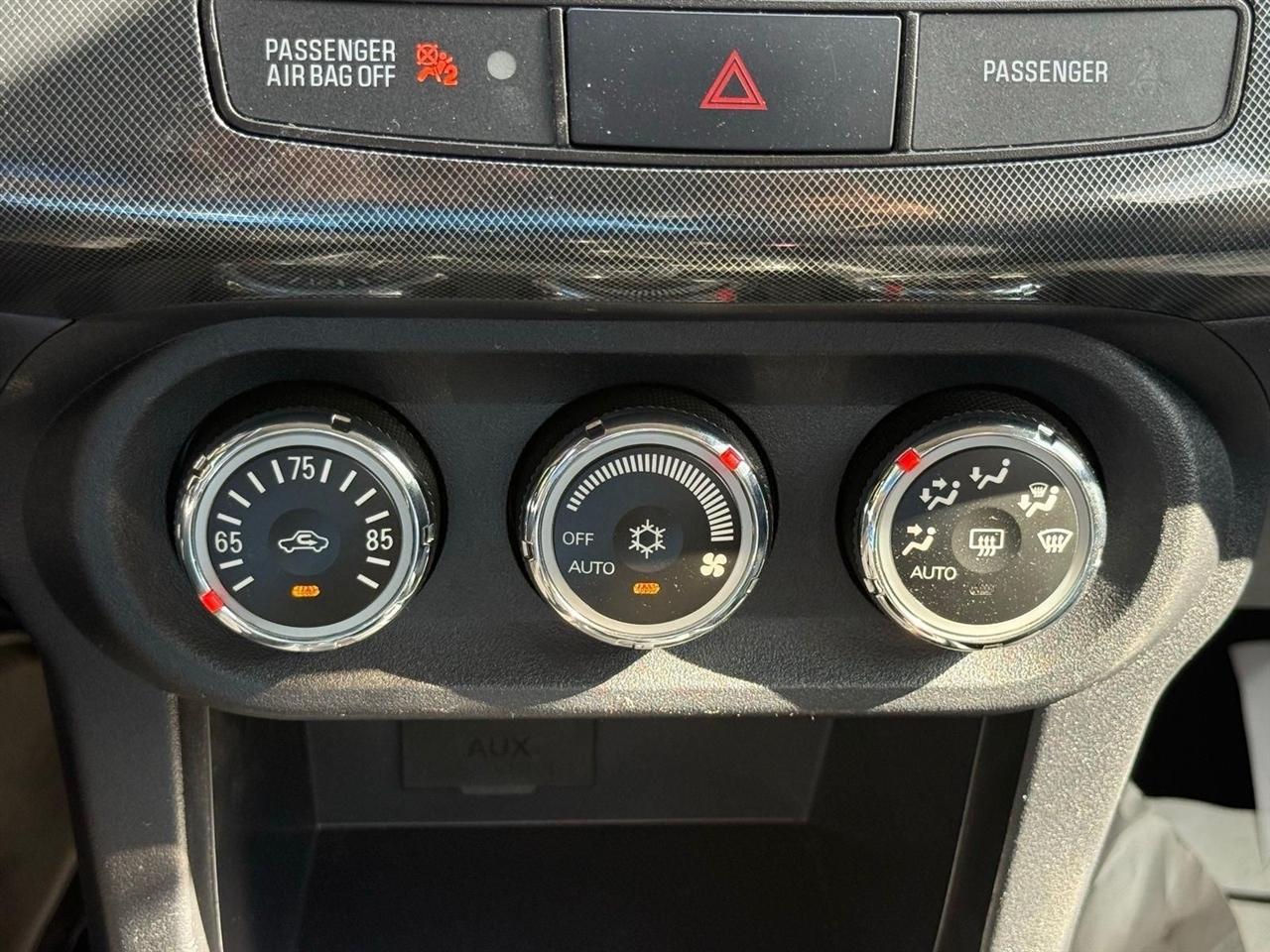 Mitsubishi Lancer  2011