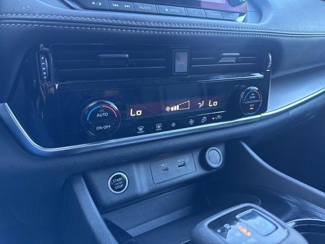 Nissan Rogue  2021