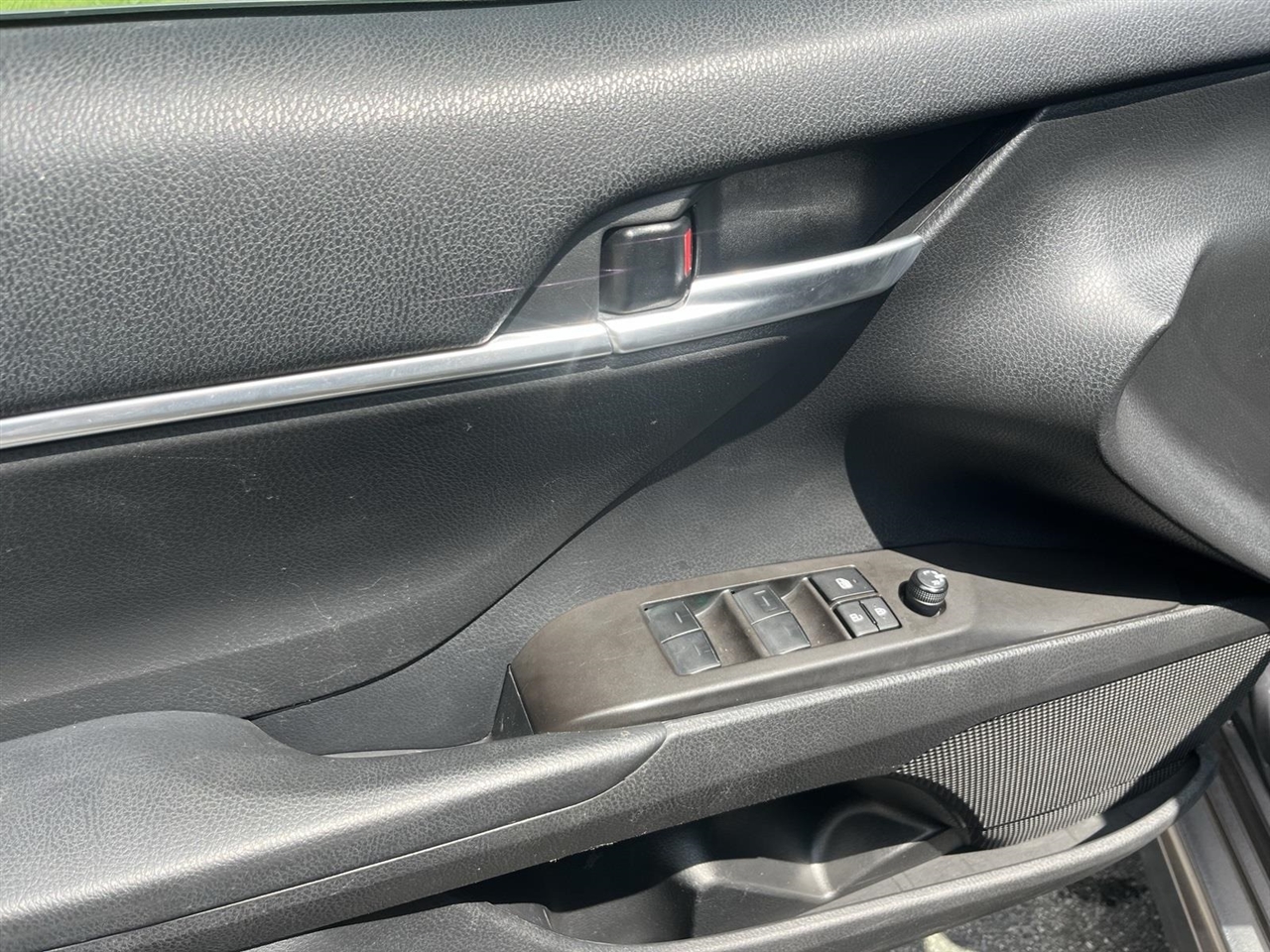 Toyota Camry SE 2023