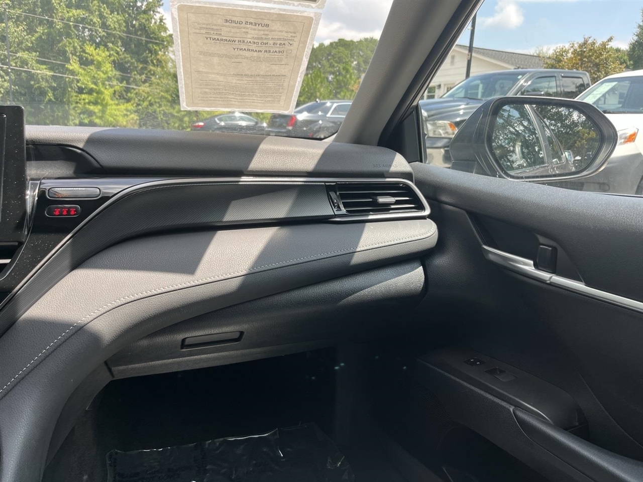 Toyota Camry SE 2023