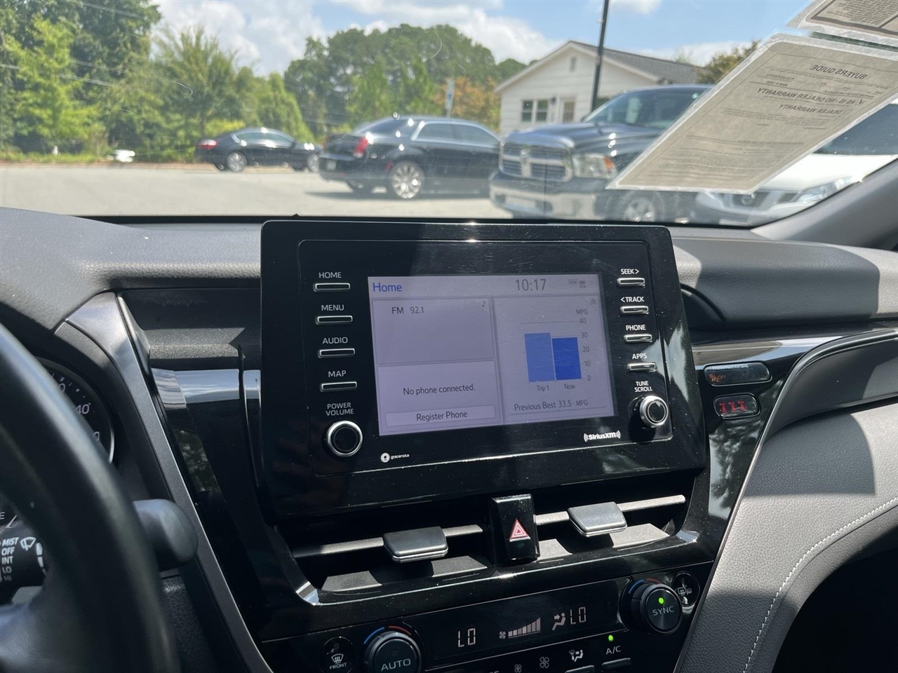 Toyota Camry SE 2023