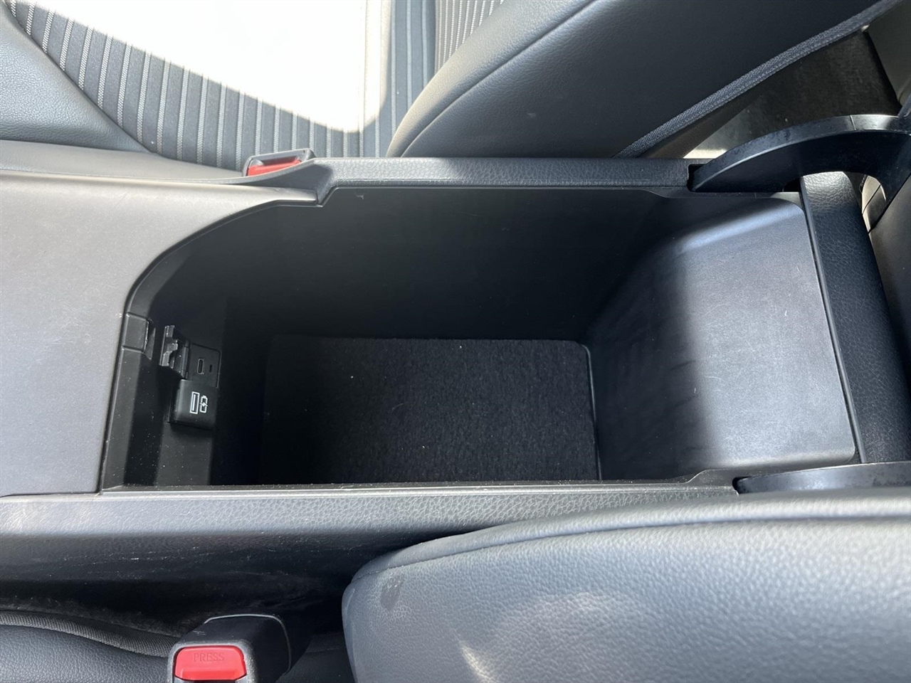 Toyota Camry SE 2023