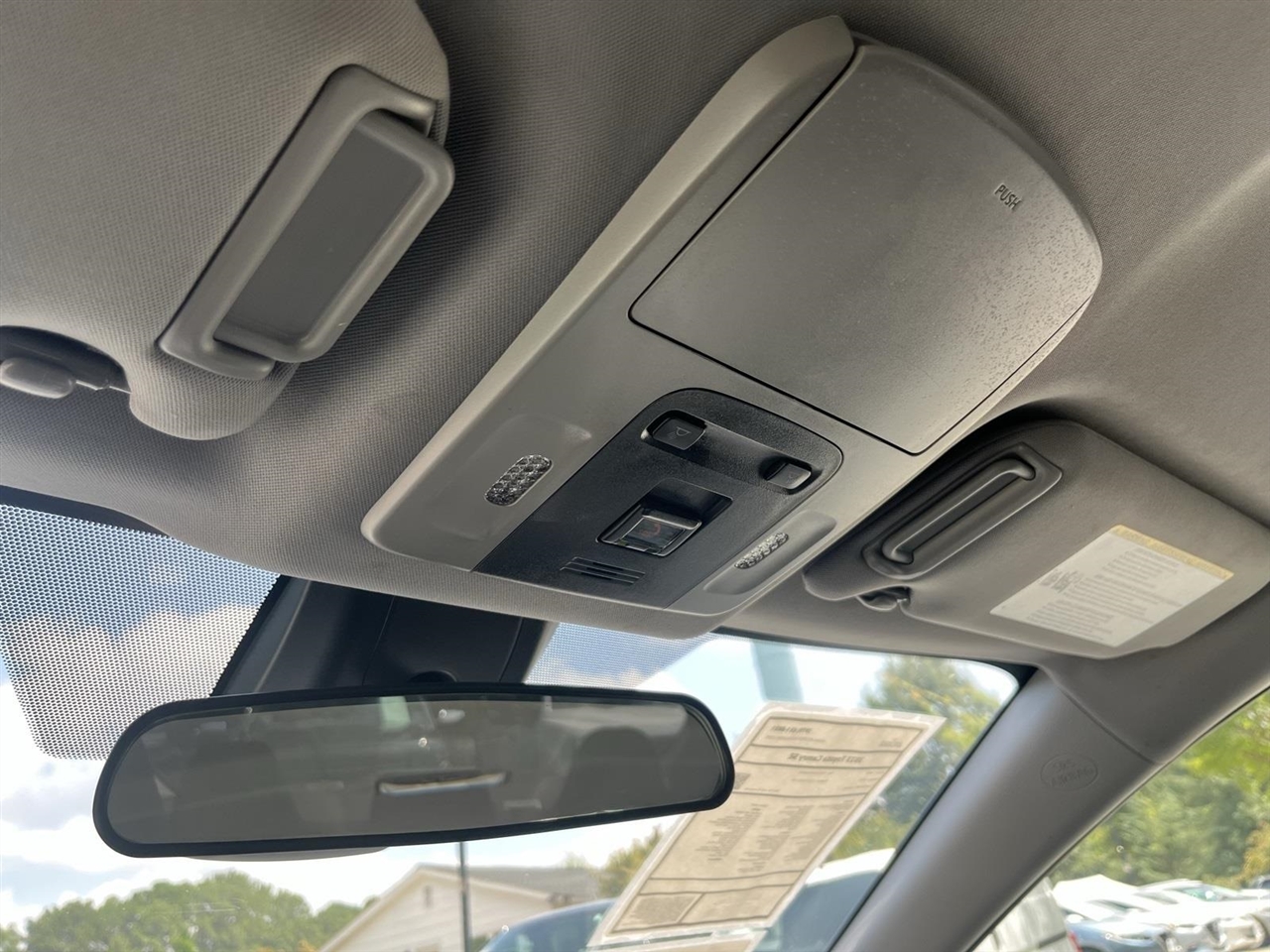 Toyota Camry SE 2023