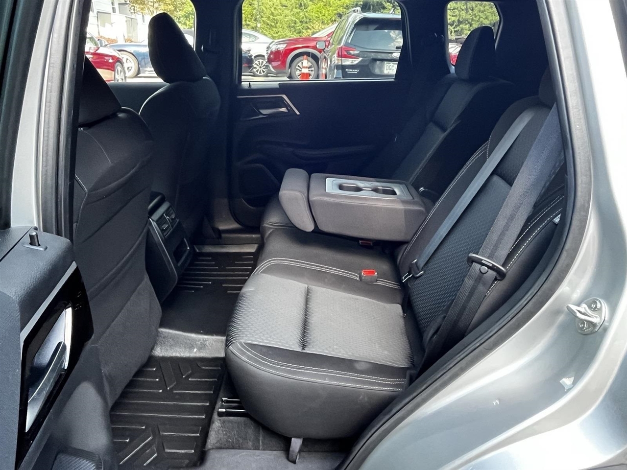 Mitsubishi Outlander ES 2WD 2022