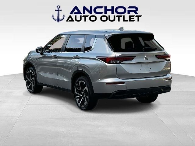 Mitsubishi Outlander  2022