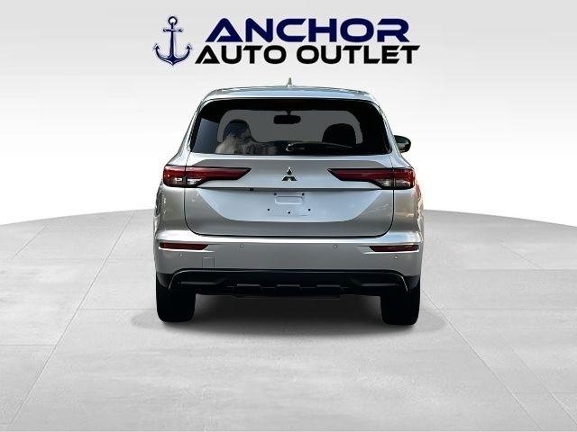 Mitsubishi Outlander  2022