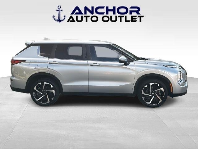 Mitsubishi Outlander  2022