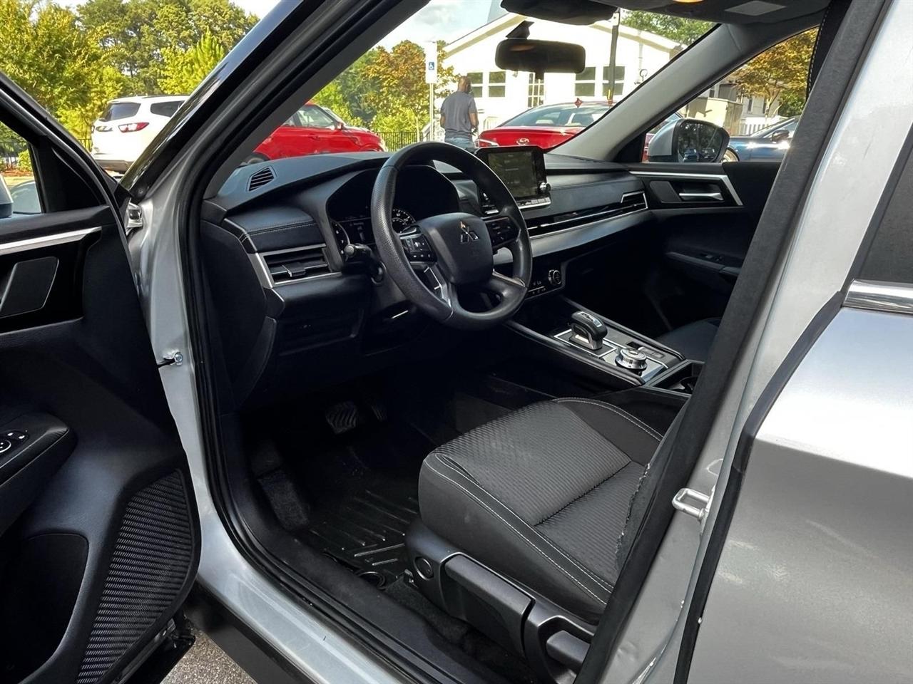 Mitsubishi Outlander  2022