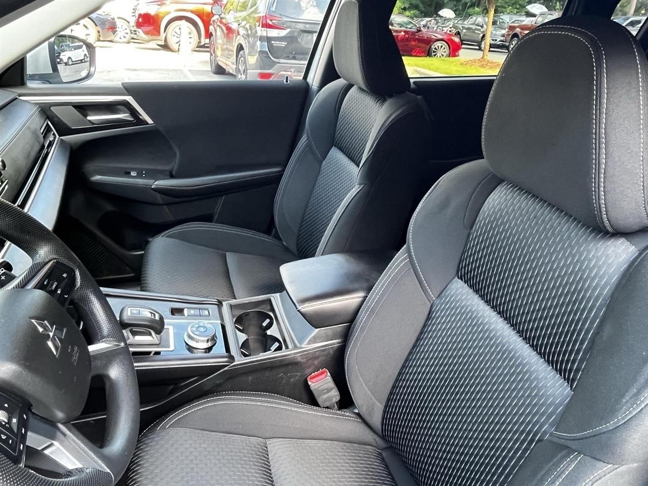 Mitsubishi Outlander  2022