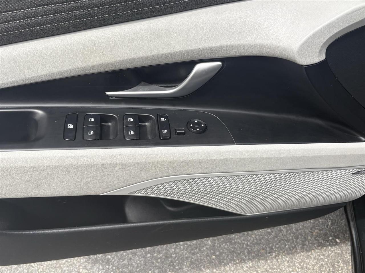 Hyundai Elantra  2023