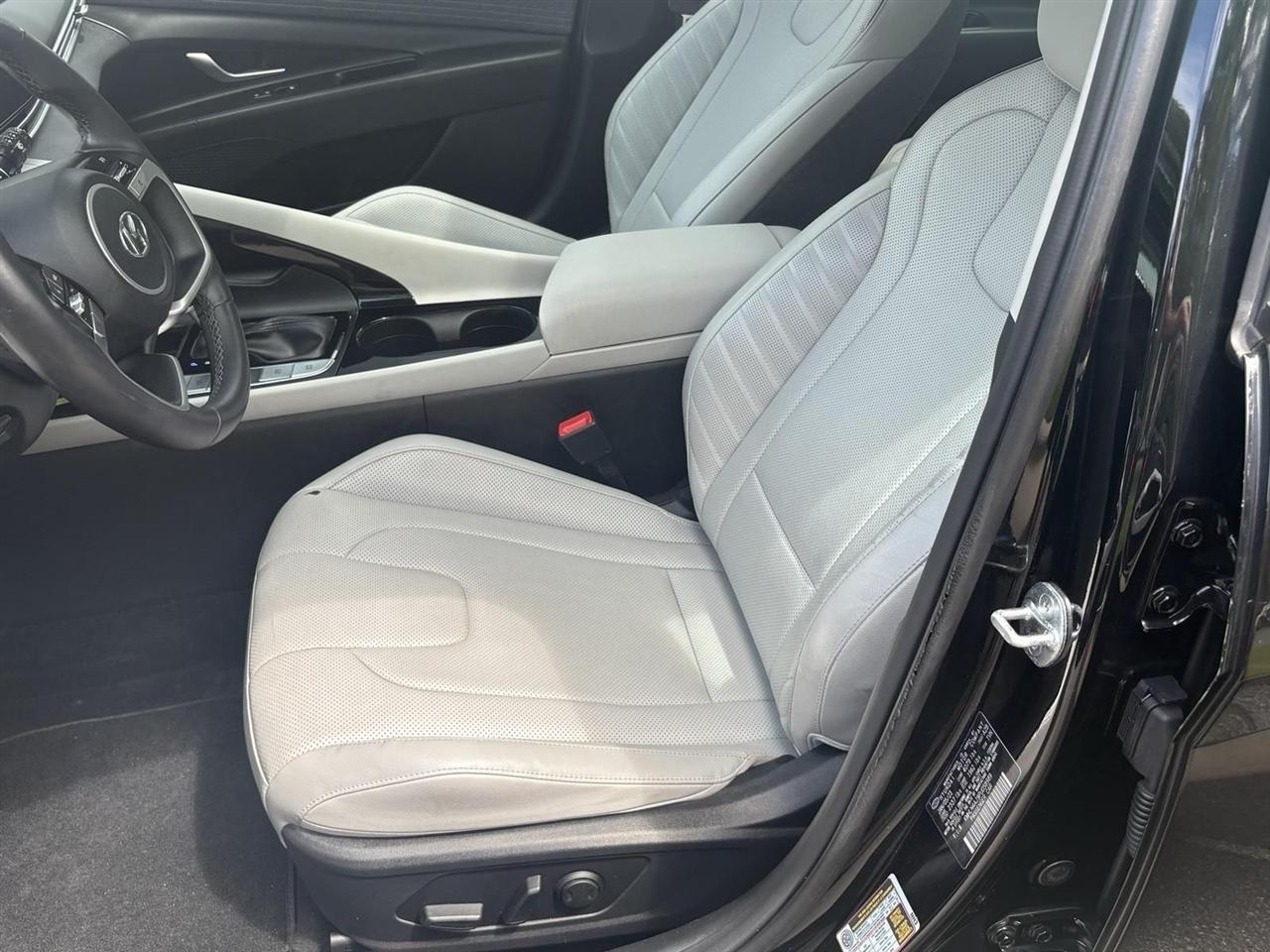 Hyundai Elantra  2023