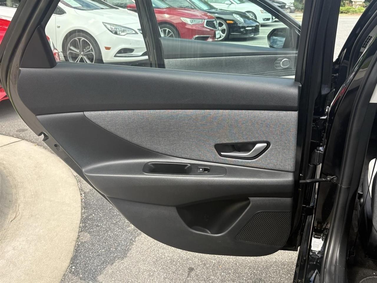 Hyundai Elantra  2023